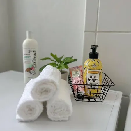 Modernes Mit Balkon, Parkplatz Und Smart Tv Bis Zu 10 Personen Lejlighed *