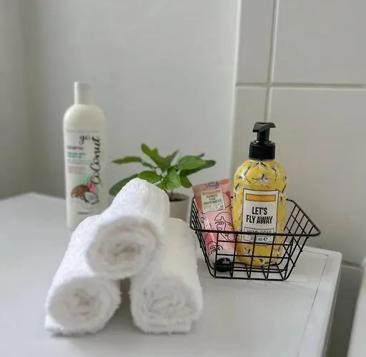 Modernes Mit Balkon, Parkplatz Und Smart Tv Bis Zu 10 Personen דירה *